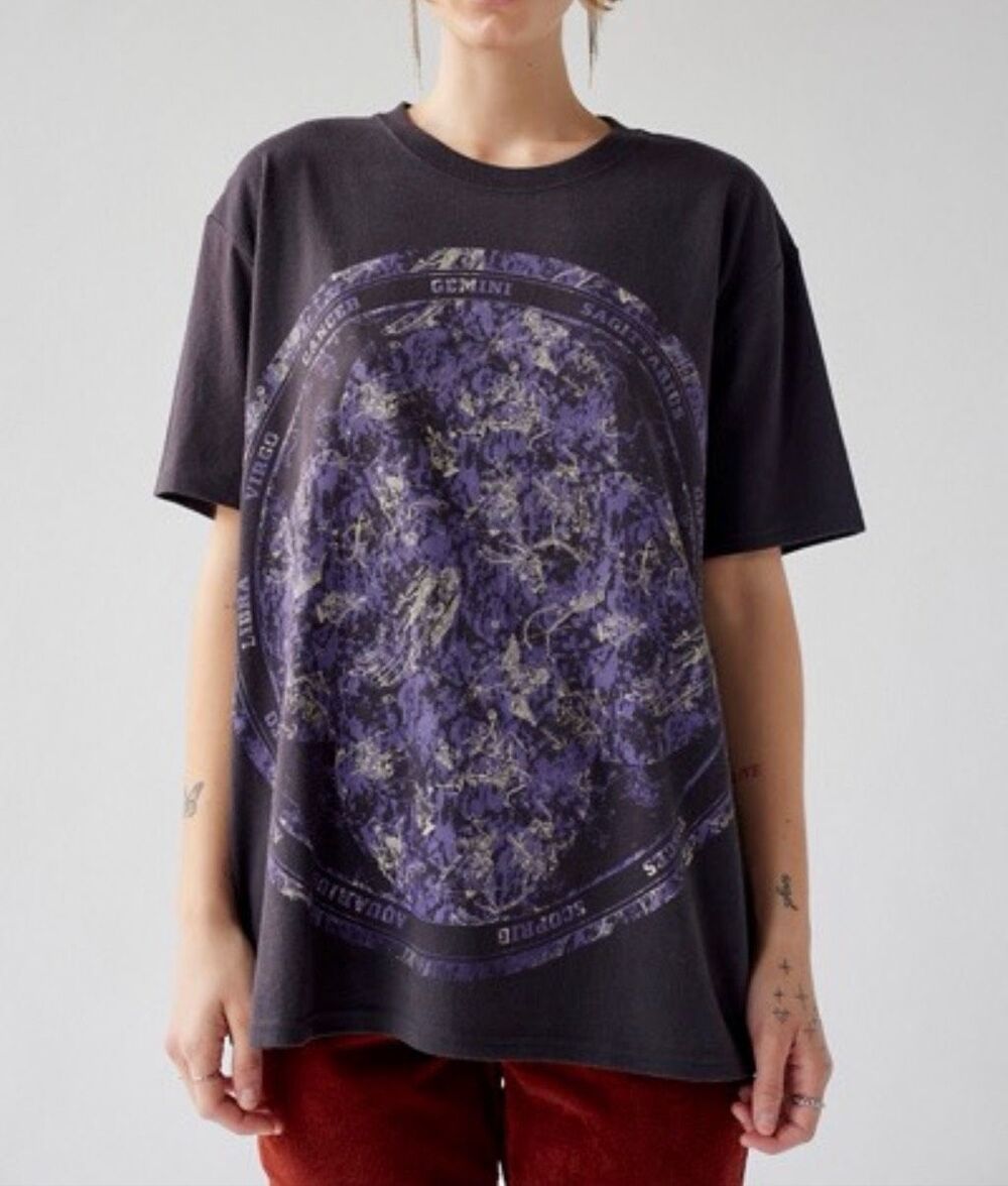 Urban Outfitters UO Zodiac Sky Oversized Tee Graphic Oversized Tee XS/S NEW